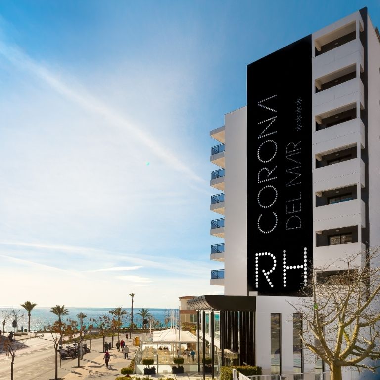 DISCOVER THE HOTEL RH CORONA DEL MAR **** 